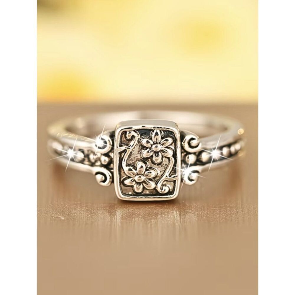 NWT White Gold Plated Vintage Carved Flower Boho Ring